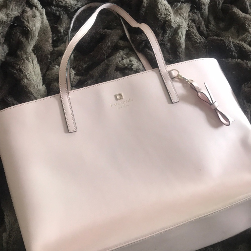 Kate Spade purse, new condition, barely used